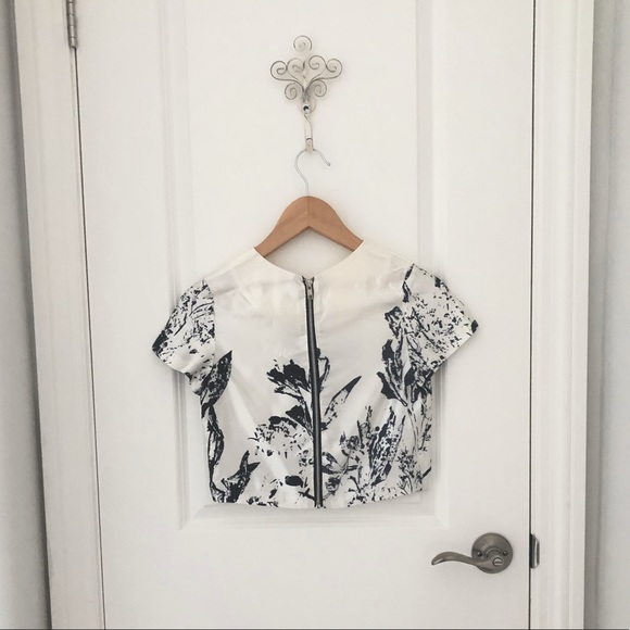 Nah Khanh - Ava top - Size 2 - Picture 7 of 16